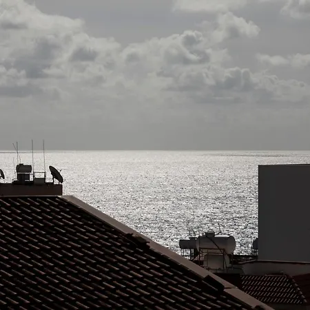 Modern 2 Bedroom, Sea View Apartment. Daire Agios Tychonas
