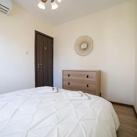 Daire Modern 2 Bedroom, Sea View Apartment.