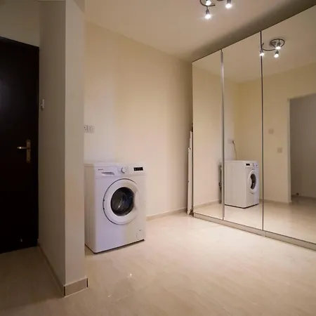 Modern 2 Bedroom, Sea View Apartment. 아파트 Agios Tychonas